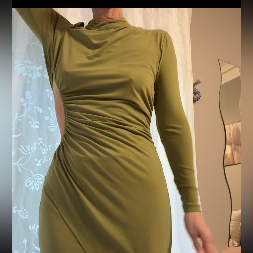 NWOT. BCBGMAXAZRIA Olive Long Sleeve Dress
